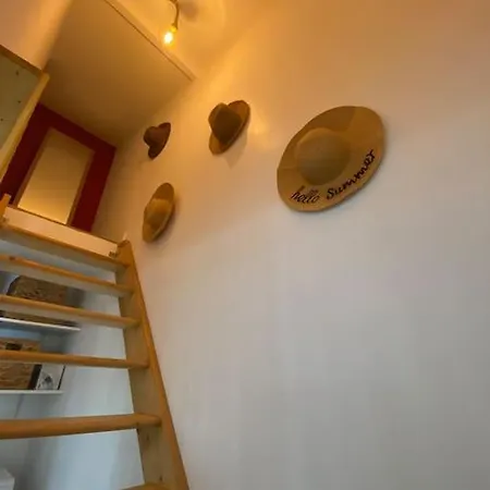 Maisonnette Entre Et Campagne
